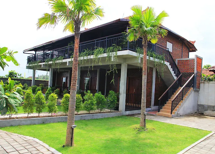 Arton Resort&beach Club Resort Pulukan