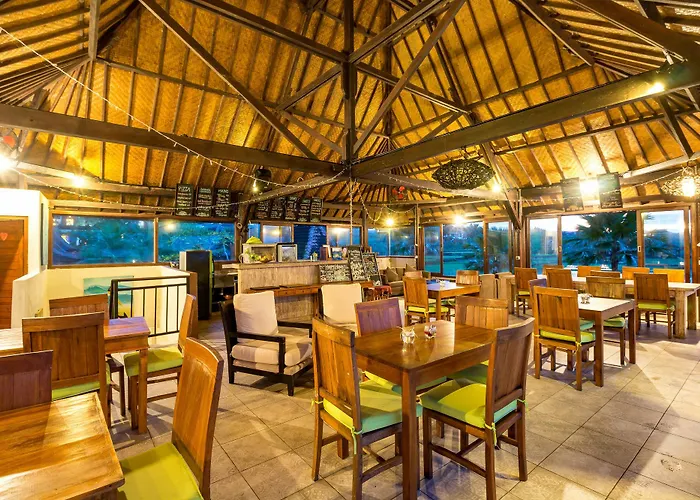 Resort Arton Resort&beach Club Pulukan