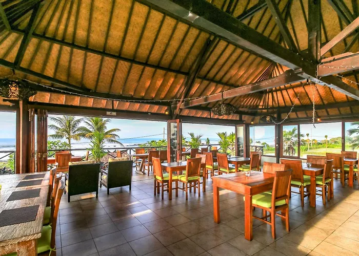 Resort Arton Resort&beach Club Pulukan